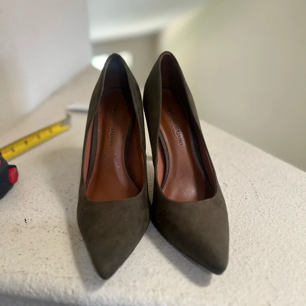 Christian Sirano Size 9 Olive Green pumps point toes shoes career office‎ smart